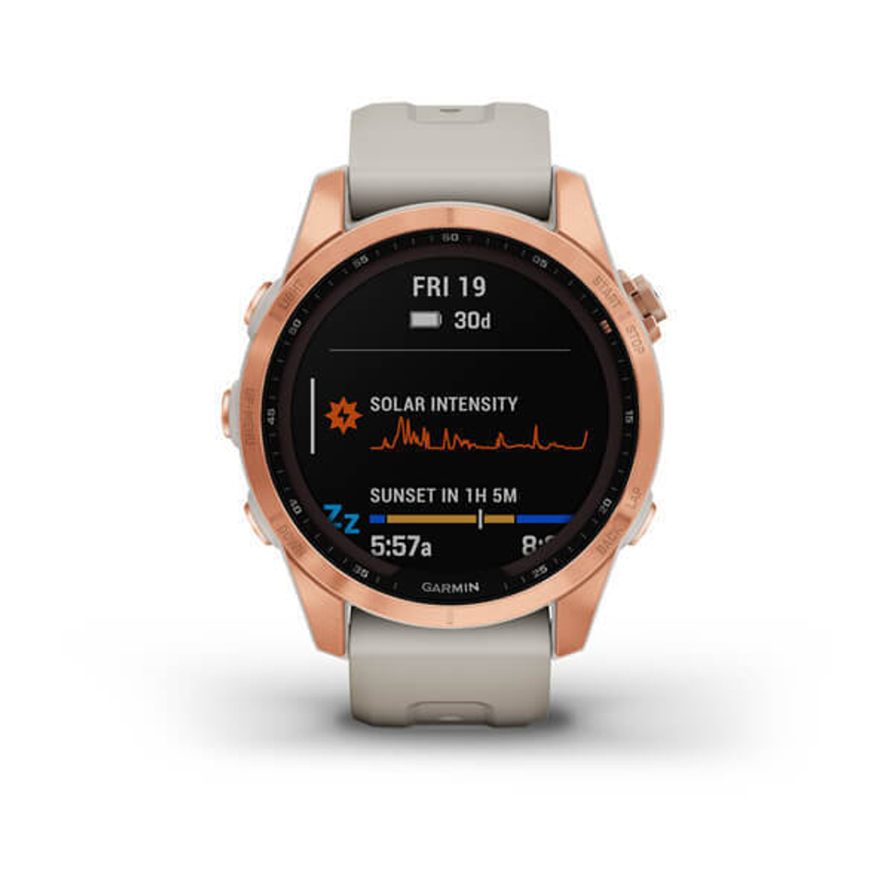Garmin Fenix 7s Solar цвета розовое золото с песочным силиконовым ремешком