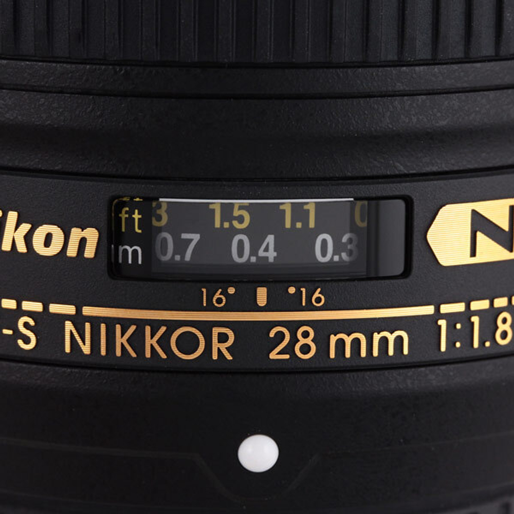 Объектив Nikon AF-S Nikkor 28mm f/1.8G