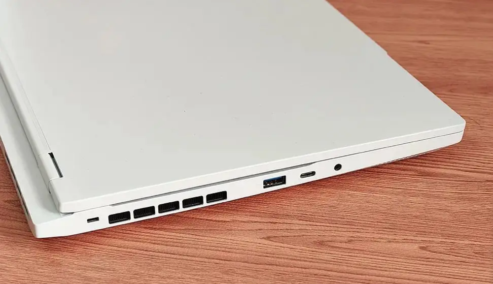 Ноутбук MECHREVO Wing Dragon 15 Pro белый (R7-8845HX RTX4060-16ГБ/512ГБ)
