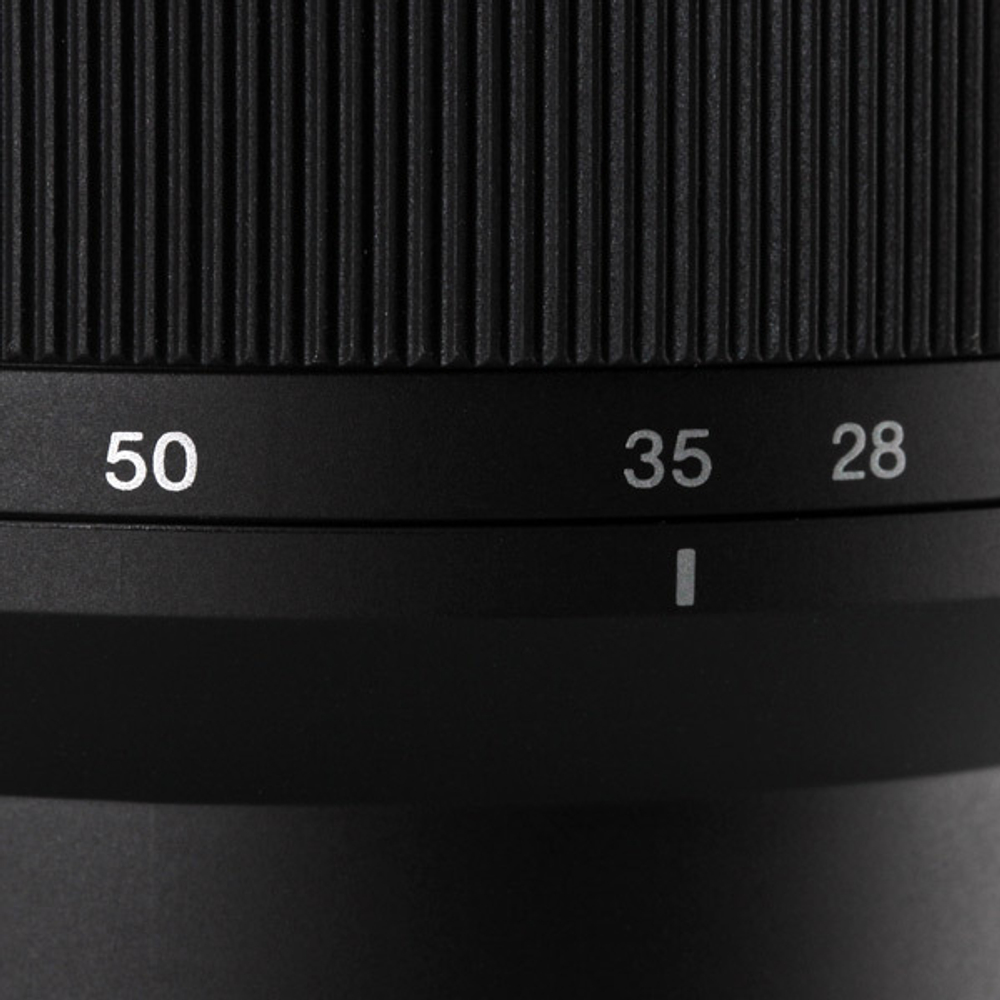 Объектив Sony FE 28-70mm f/3.5-5.6 OSS