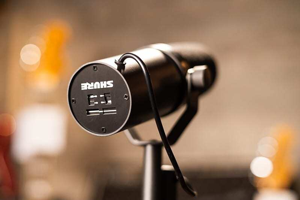 Студийный микрофон Shure SM7B Cardioid Dynamic Microphone