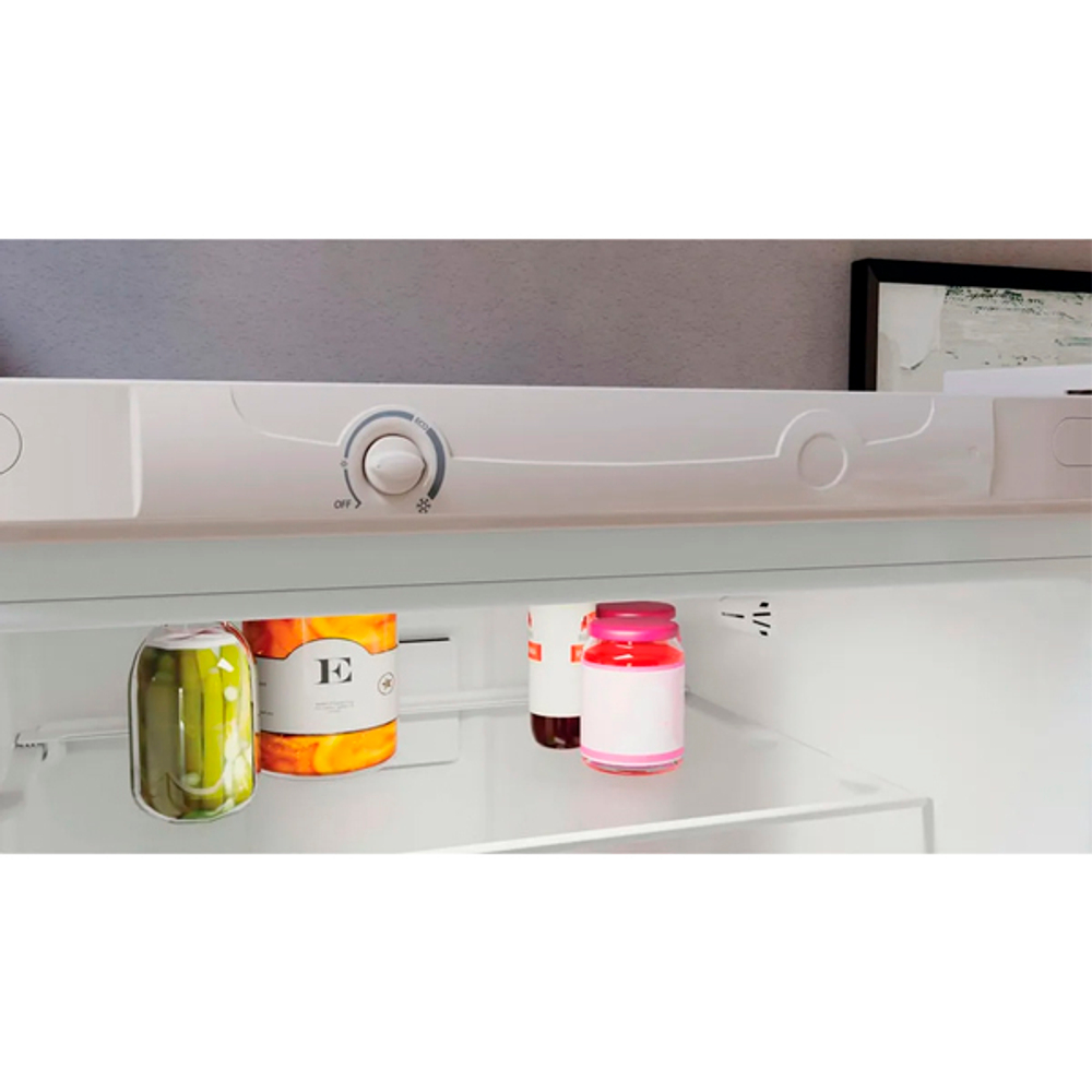 Холодильник с нижней морозильной камерой Hotpoint HTR 4180 M