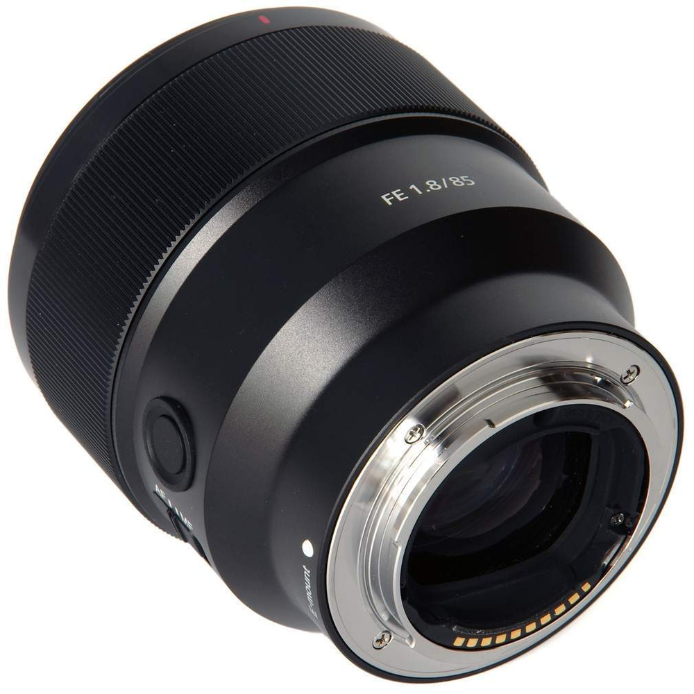 Объектив Sony FE 85mm f/1.8