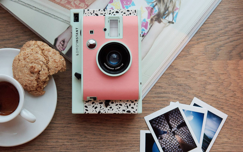 Фотоаппарат моментальной печати Lomography LOMOInstant Milano (розовый) LI800MILANO