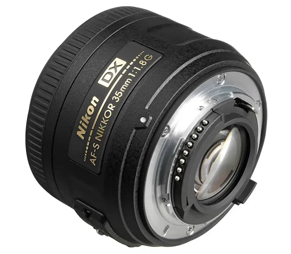 Объектив Nikon AF-S DX 35mm f/1.8 G Nikkor