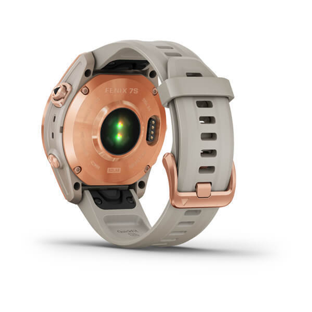 Garmin Fenix 7s Solar цвета розовое золото с песочным силиконовым ремешком