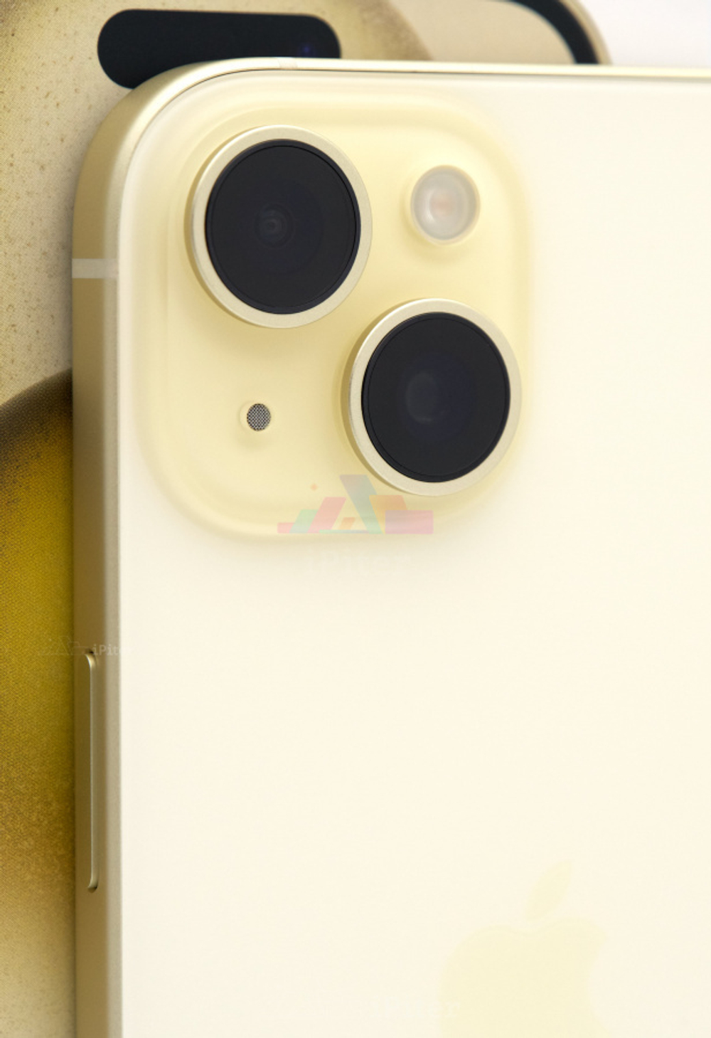 Смартфон Apple iPhone 15 128Gb 2 nano-sim Yellow