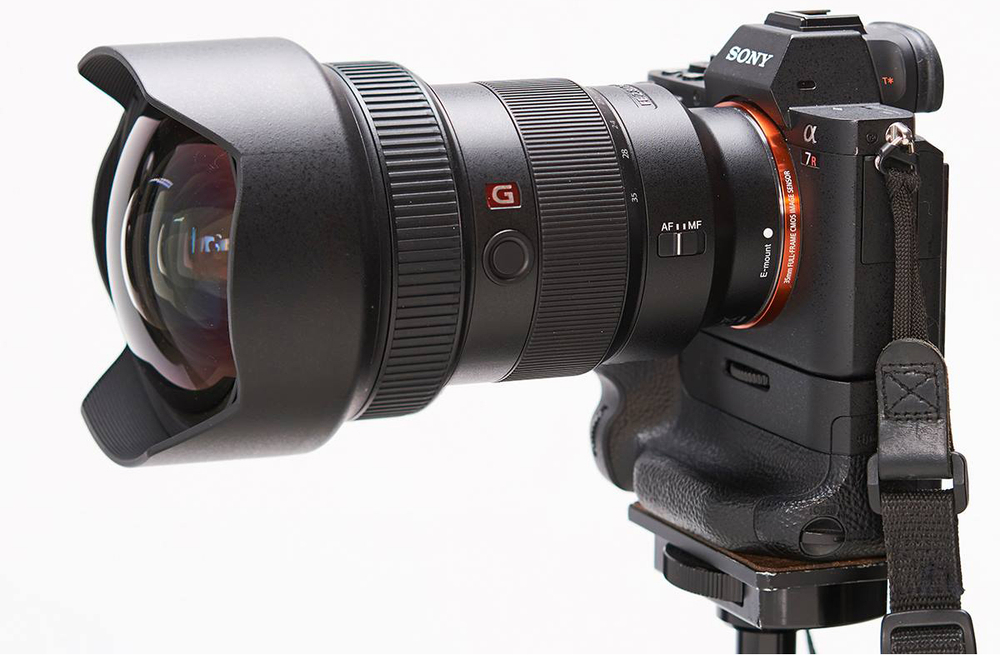 Объектив  Sony SEL1635GM
