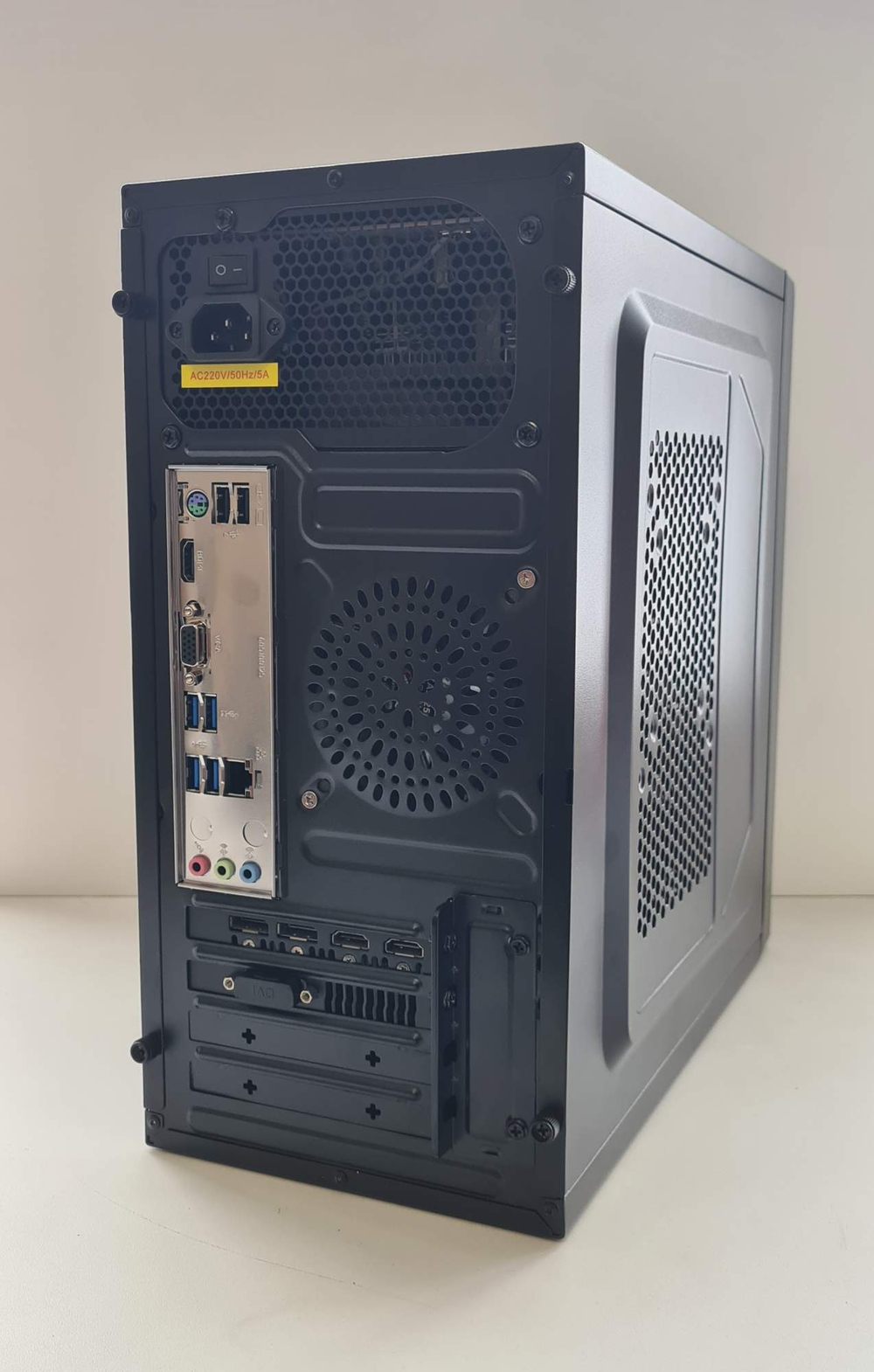 Системный блок NoBrand Ryzen 5 2600, SSD 500Gb, DDR4 16Gb, Radeon RX580 8Gb, Windows 10.