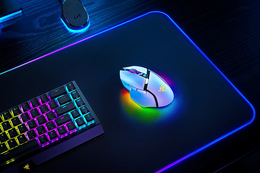 Беспроводная игровая мышь Razer Basilisk V3 Pro белый (RZ01-04620200-R3G1)